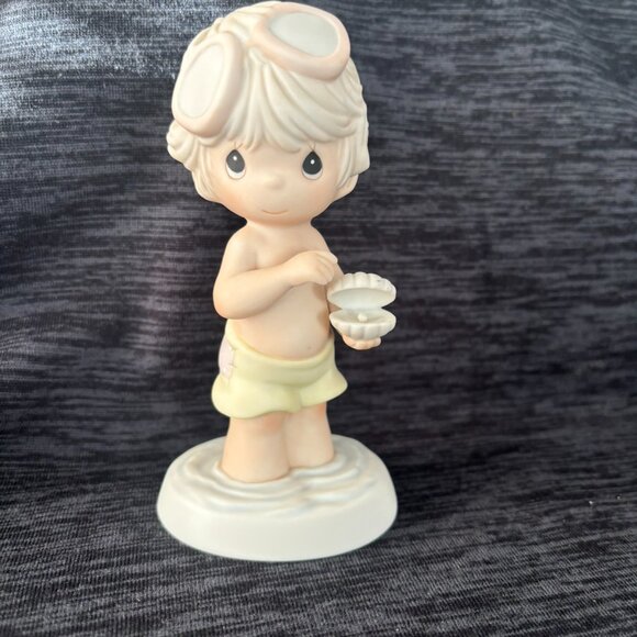 Precious Moments Figurine - No Greater Treasure Than A Friend Like You 521000 - Picture 2 of 10